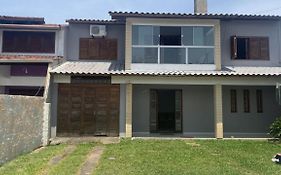 Casa com 4 quartos e piscina pra aproveitar
